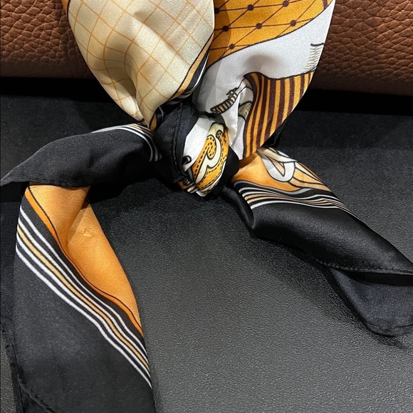 Anna Paola | Italian Leather Satchel w/ Crossbody & Scarf - Picture 16 of 17